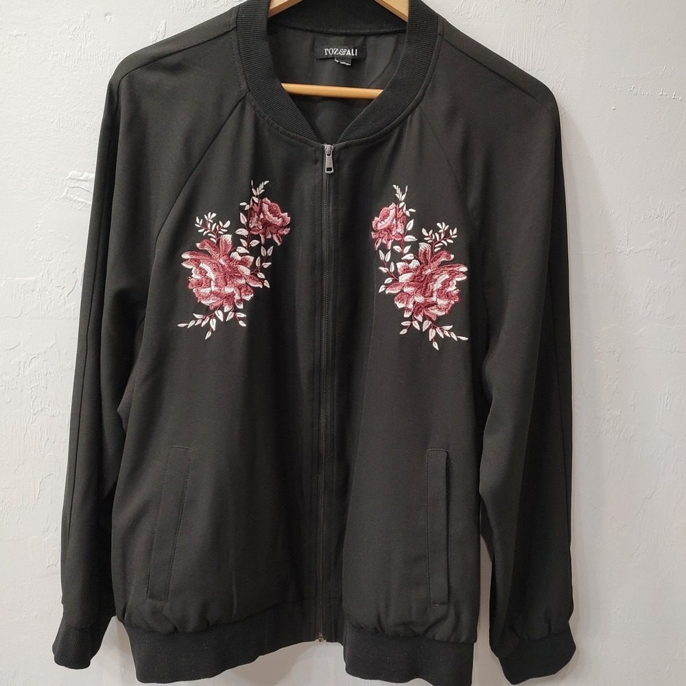Roz & Ali Jacket Women Sz 2X Black Zip‎ Embroidered Burgundy roses Pockets Lined